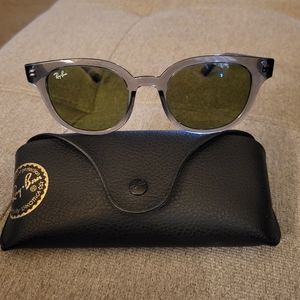 New RayBan 4324 6450/4e 50/21 150 2n transparent gray frame. Free shipping